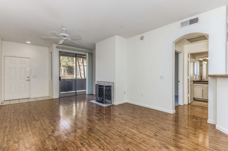 1411 E Orangewood Ave #110, Phoenix, AZ 85020