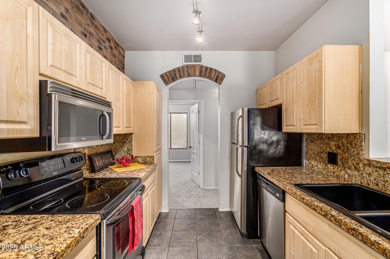 1411 Orangewood Ave #242, Phoenix, AZ 85020