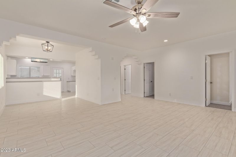 1412 E Saint Anne Ave, Phoenix, AZ 85042