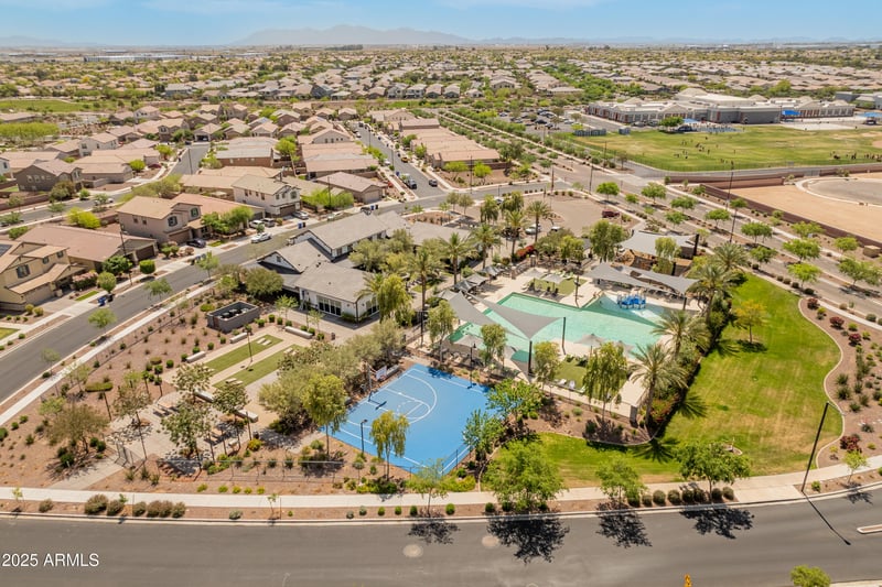 14151 Old Oak Ln, Surprise, AZ 85379