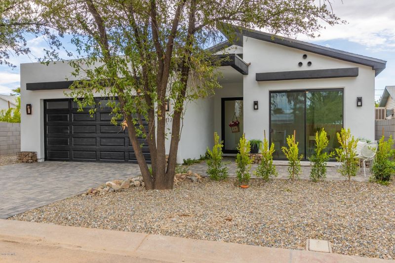 1417 E Clarendon Ave, Phoenix, AZ 85014