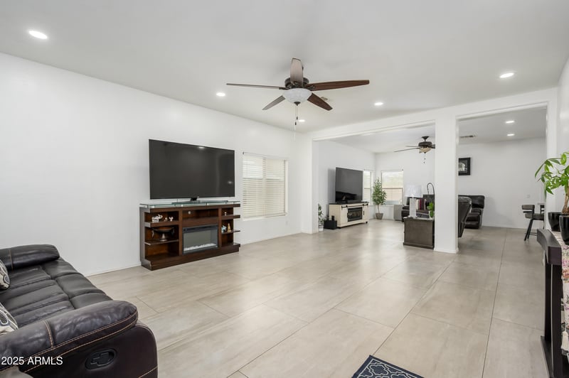 14175 Mandalay Ln, Surprise, AZ 85379