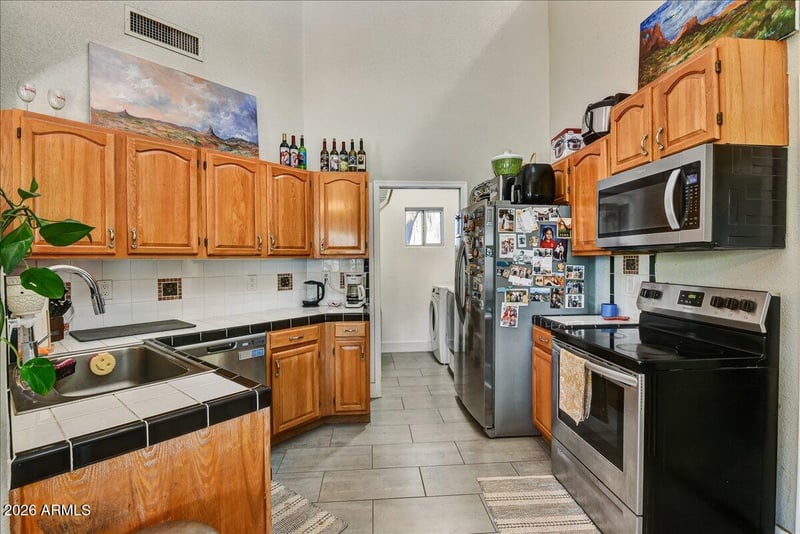 1418 E Malapai Dr, Phoenix, AZ 85020
