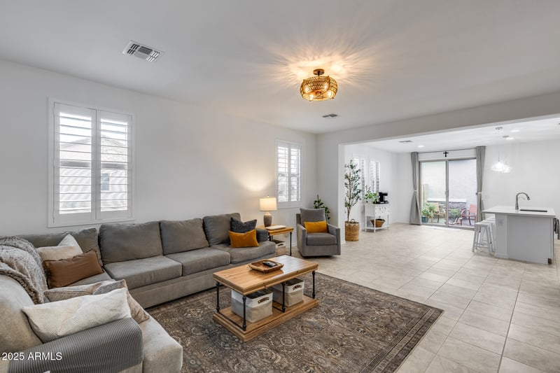 14180 Bronco Trl, Surprise, AZ 85387