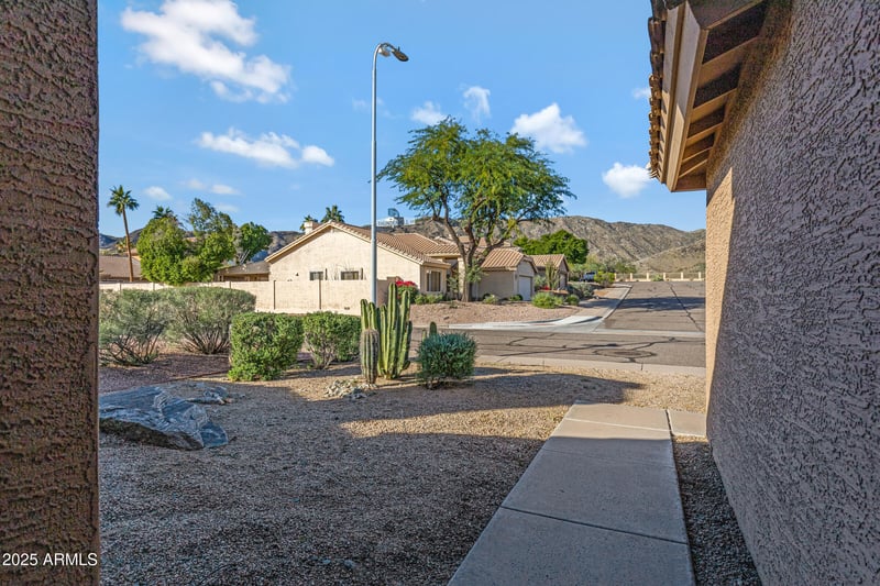 1419 Thunderhill Dr, Phoenix, AZ 85045