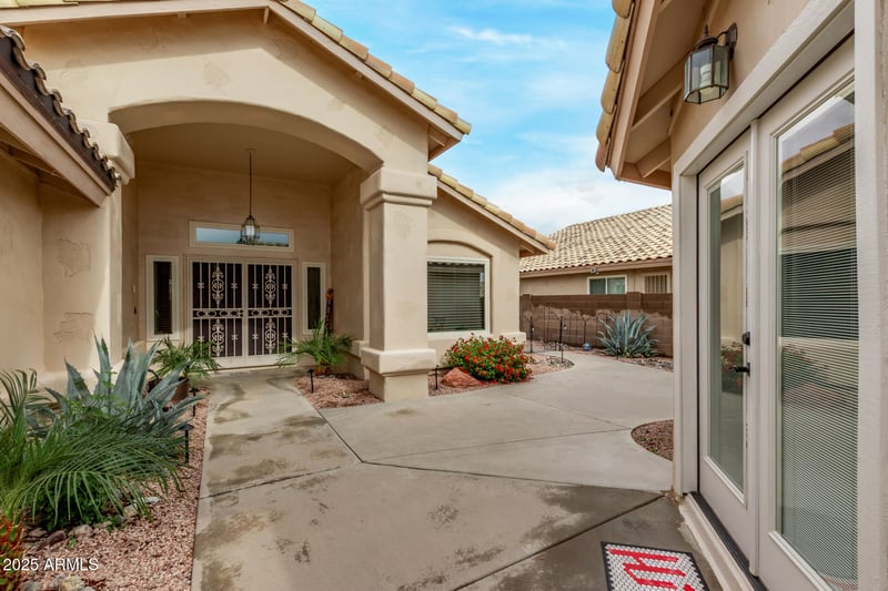 14194 Mountain Laurel Trl, Surprise, AZ 85374
