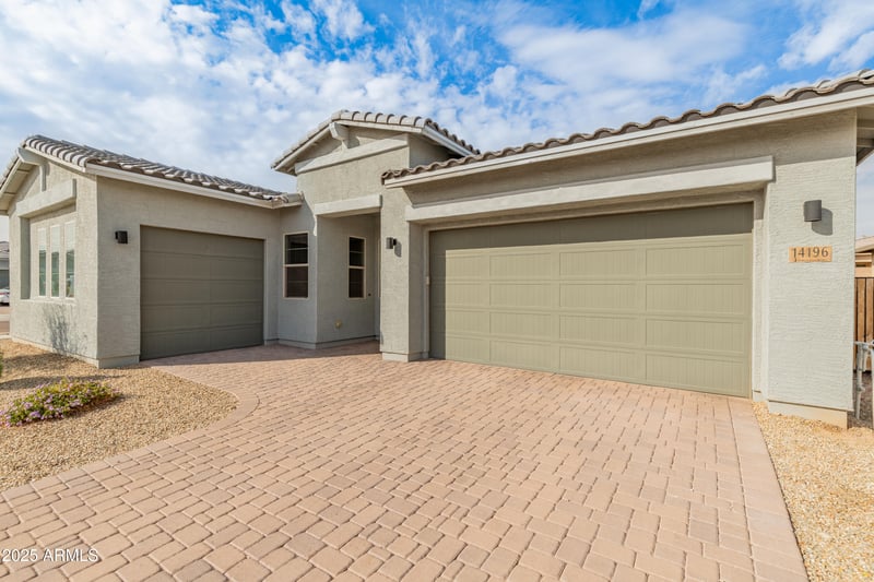 14196 Gray Fox Trl, Surprise, AZ 85387