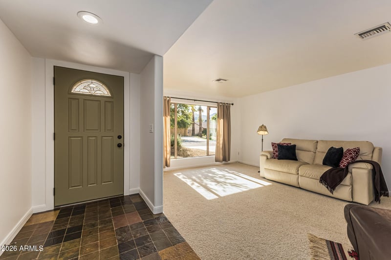 142 Voltaire Ave, Phoenix, AZ 85022