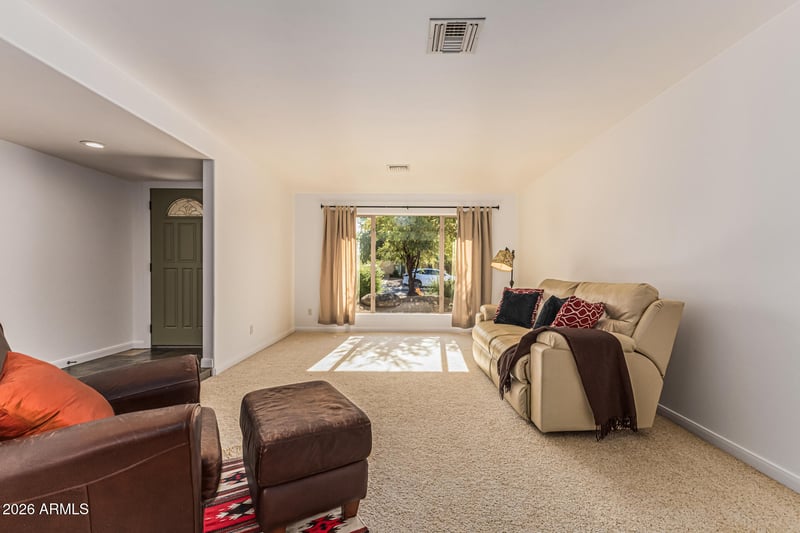 142 Voltaire Ave, Phoenix, AZ 85022
