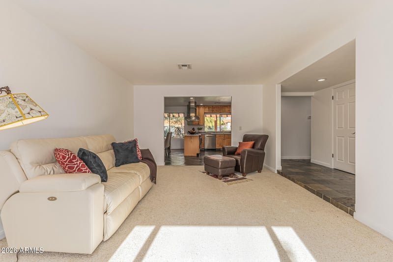 142 Voltaire Ave, Phoenix, AZ 85022