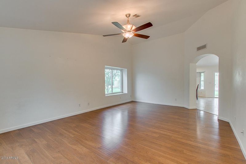 1420 E Utopia Rd, Phoenix, AZ 85024