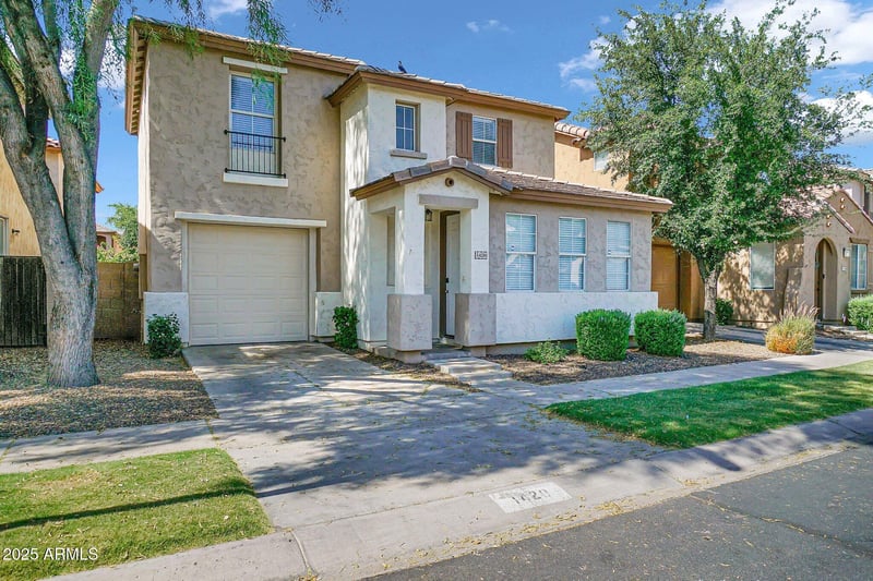 1420 Sonrisas St, Phoenix, AZ 85040