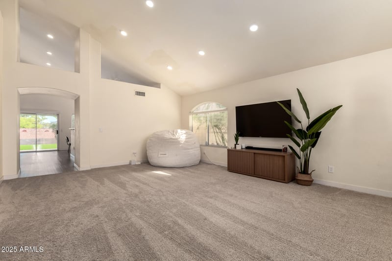 1421 Charleston Ave, Phoenix, AZ 85022