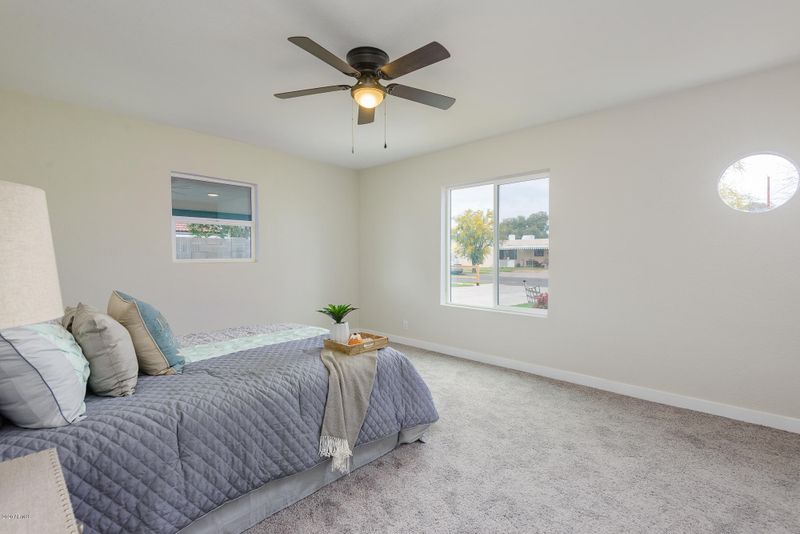1421 E Moreland St, Phoenix, AZ 85006