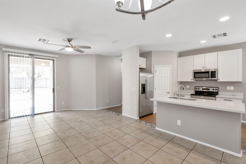1421 E Wayland Dr, Phoenix, AZ 85040