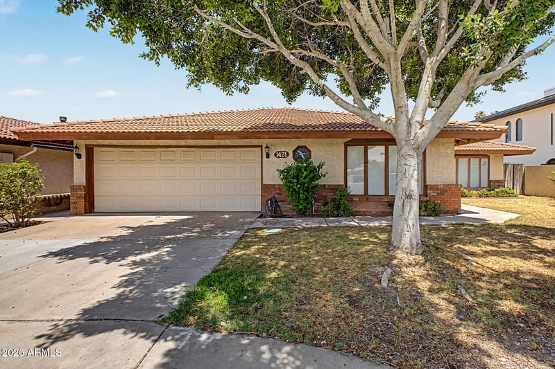 1421 E Whalers Way, Tempe, AZ 85283