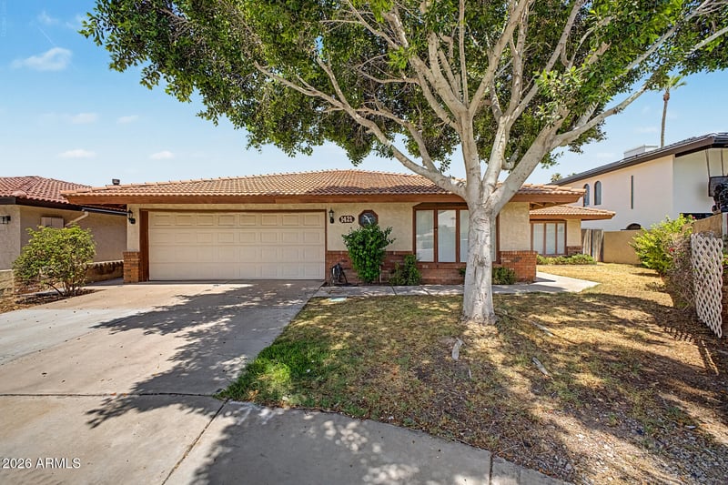 1421 E Whalers Way, Tempe, AZ 85283