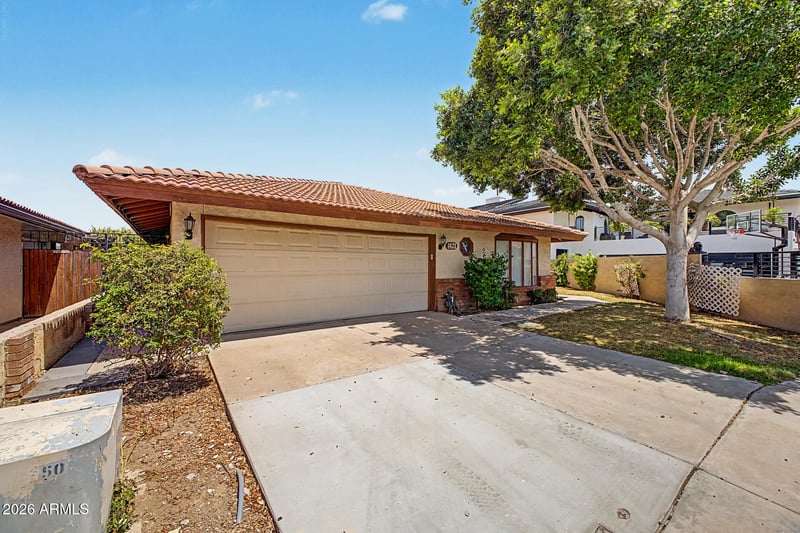 1421 E Whalers Way, Tempe, AZ 85283