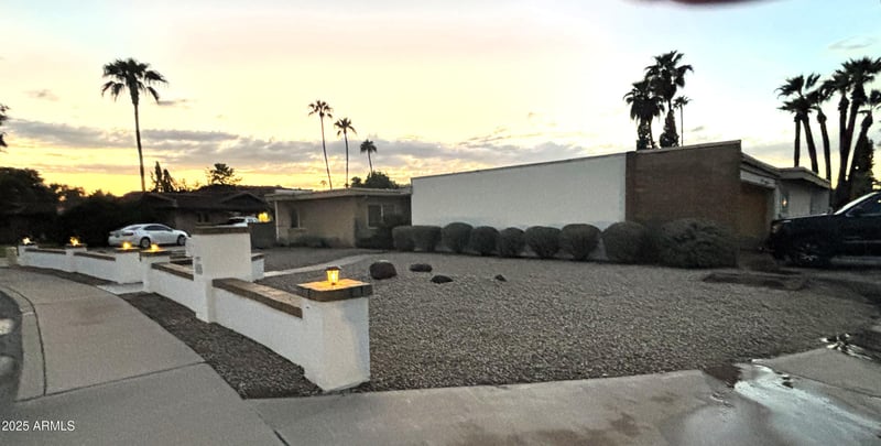 14210 Canterbury Dr, Phoenix, AZ 85023