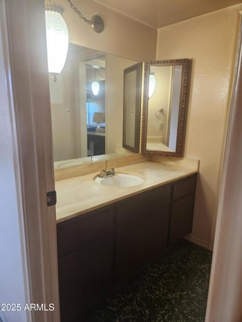 14210 Canterbury Dr, Phoenix, AZ 85023