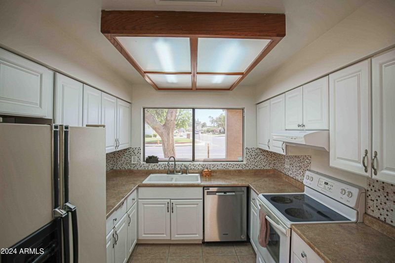 14210 N 26th Ave, Phoenix, AZ 85023