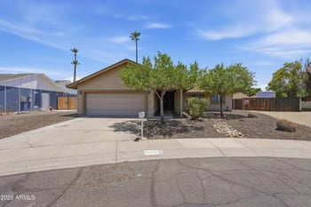 14215 39th Dr, Phoenix, AZ 85053