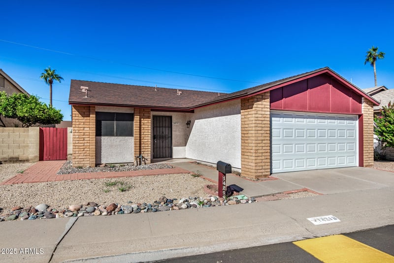 14218 26th Dr, Phoenix, AZ 85023