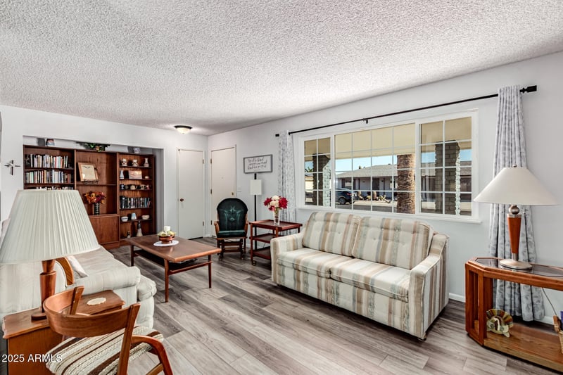 14218 Mcphee Dr, Sun City, AZ 85351