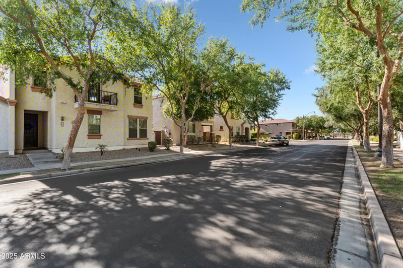 1422 Colt Dr, Gilbert, AZ 85296