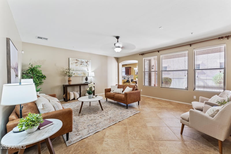 1422 Colt Dr, Gilbert, AZ 85296