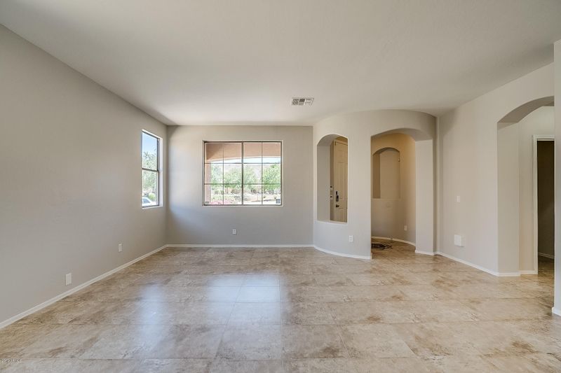 1422 E Gary Way, Phoenix, AZ 85042