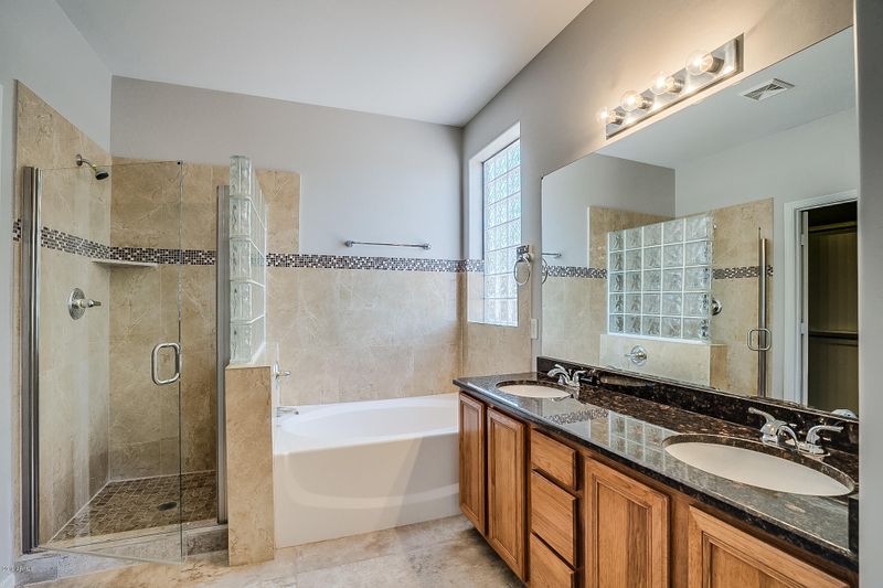 1422 E Gary Way, Phoenix, AZ 85042