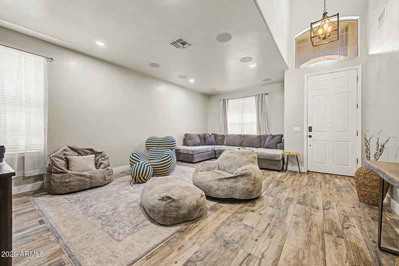 1422 Saragosa St, Chandler, AZ 85225
