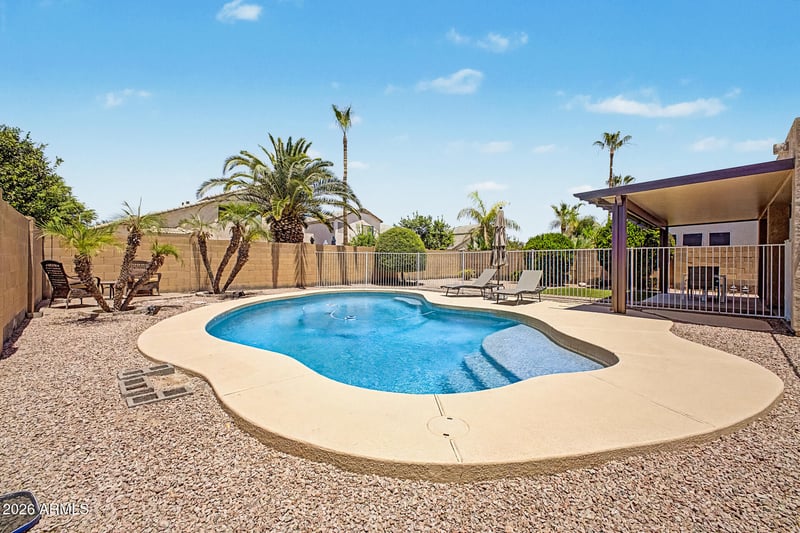 1422 Saragosa St, Chandler, AZ 85225