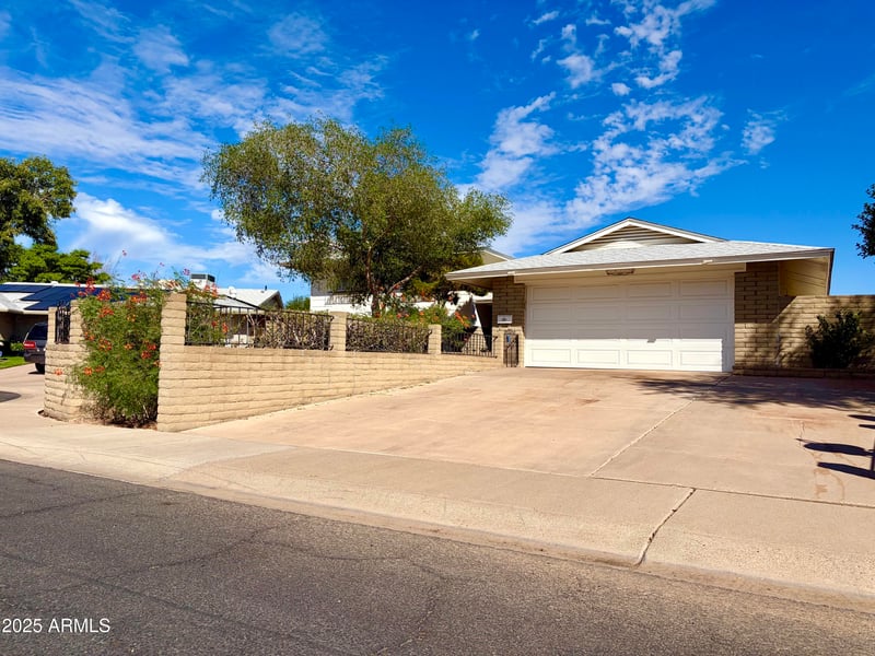 14225 33rd Dr, Phoenix, AZ 85053