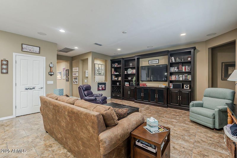 1423 Canary Dr, Gilbert, AZ 85297