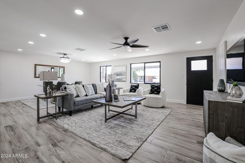 14235 N 37th Pl, Phoenix, AZ 85032