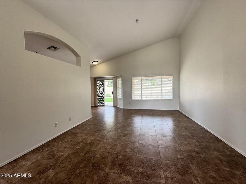 14235 Shawnee Trl, Surprise, AZ 85374