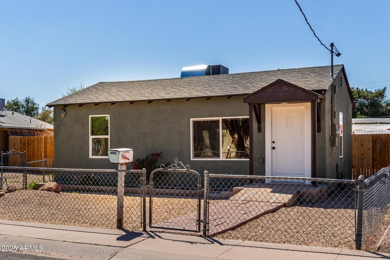 1424 Bonarden Ln, Tempe, AZ 85281