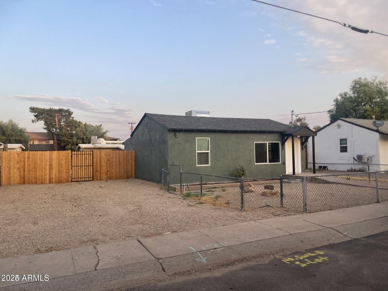 1424 Bonarden Ln, Tempe, AZ 85281