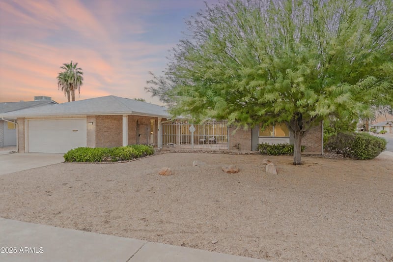14240 Crimson Dr, Sun City, AZ 85351