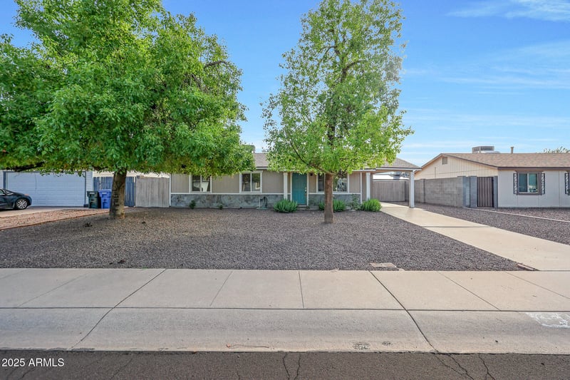 14247 37th Pl, Phoenix, AZ 85032