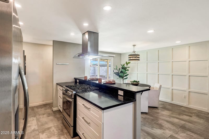 14247 37th Pl, Phoenix, AZ 85032