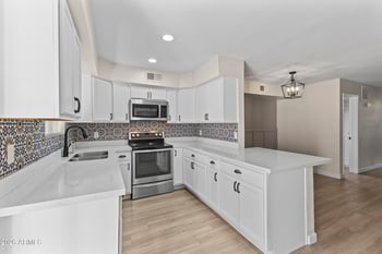 1425 E Desert Cove Ave #15, Phoenix, AZ 85020