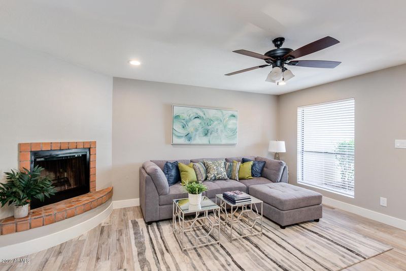 1425 E Desert Cove Ave #6, Phoenix, AZ 85020