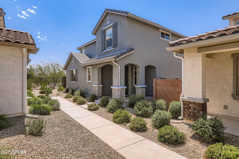 14253 Buckskin Trl, Surprise, AZ 85387