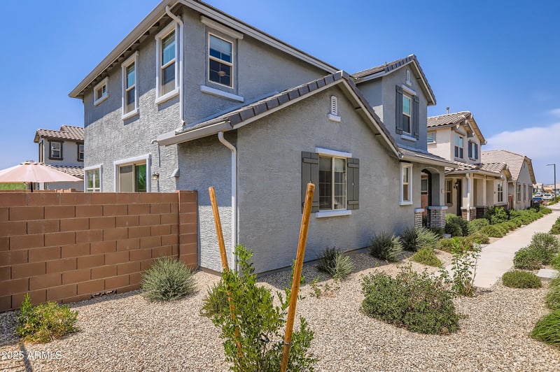 14253 Buckskin Trl, Surprise, AZ 85387