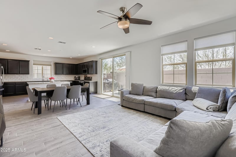 14253 Buckskin Trl, Surprise, AZ 85387