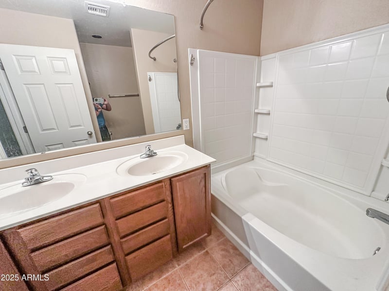 1426 81st Dr, Phoenix, AZ 85043