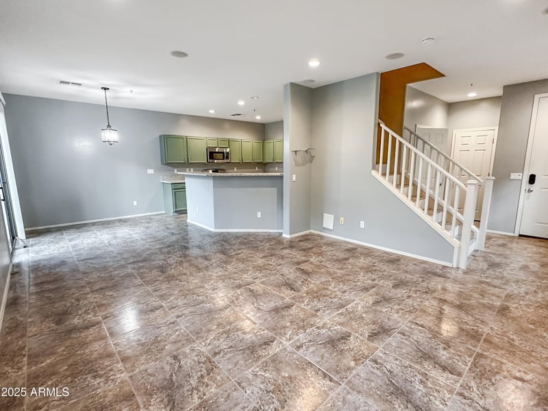 1426 81st Dr, Phoenix, AZ 85043